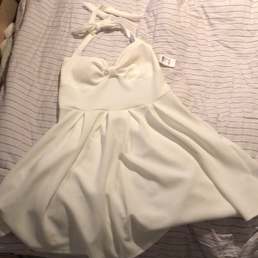 White halter Marilyn Monroe dress w/ pleats